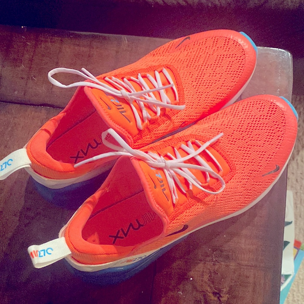 Nike AIR 270 women’s running shoes.
